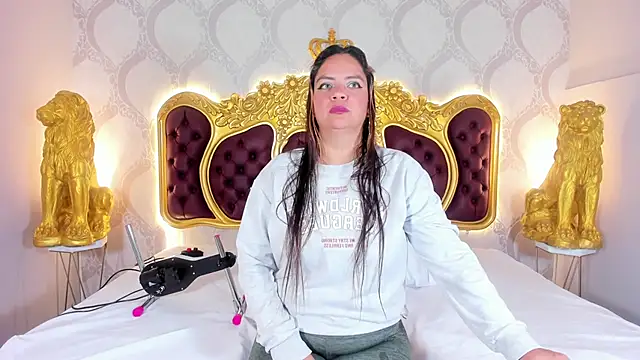 Snapshot of KendralHolson chatting on October 21, 2025, 4:35 am KendralHolson online show from October 21, 2025, 4:35 am