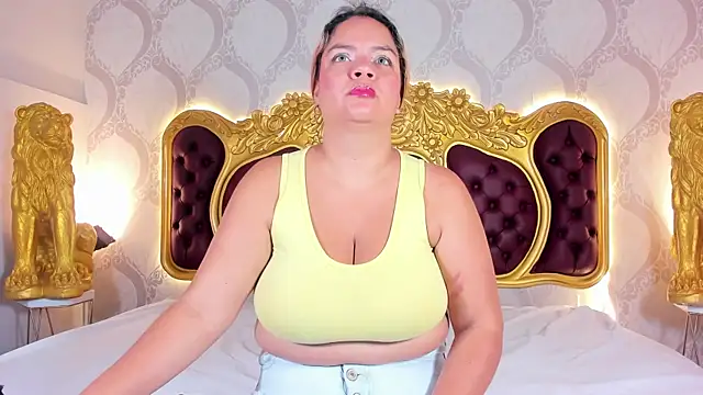 Snapshot of KendralHolson chatting on November 28, 2025, 4:15 am KendralHolson online show from November 28, 2025, 4:15 am