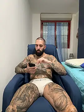 Snapshot of Gioeltoro89 chatting on June 11, 2026, 6:17 pm Gioeltoro89 online show from June 11, 2026, 6:17 pm