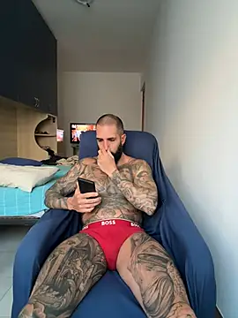 Snapshot of Gioeltoro89 chatting on June 16, 2026, 6:10 pm Gioeltoro89 online show from June 16, 2026, 6:10 pm