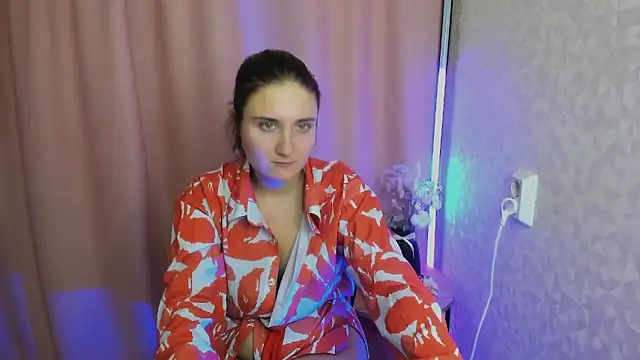 Miss Elsa  online show from November 14, 2025, 10:47 am