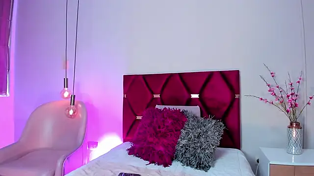 AntonellaHall  online show from December 28, 2024, 12:24 pm