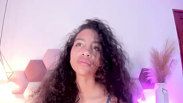 AntonellaHall  online show from January 9, 2025, 3:01 pm