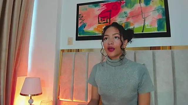 AntonellaHall  online show from March 13, 2025, 12:02 pm