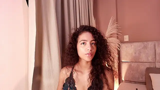 AntonellaHall  online show from March 4, 2026, 6:36 pm