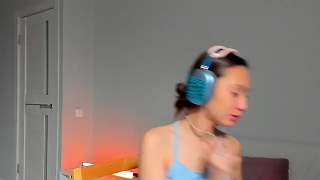 EllaSky xoxo online show from December 28, 2024, 2:01 am