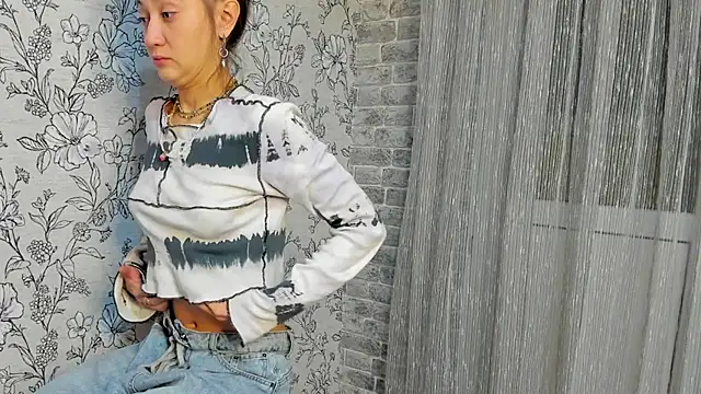 EllaSky xoxo online show from November 4, 2025, 11:15 pm