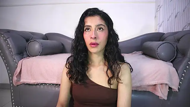 Snapshot of Alyssa_jones chatting on June 12, 2026, 4:11 am Alyssa jones online show from June 12, 2026, 4:11 am