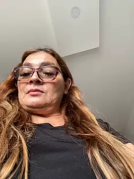 AntonellaAlondra4 online show from February 17, 2025, 6:48 pm