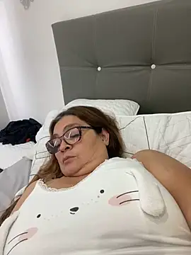 AntonellaAlondra4 online show from March 3, 2025, 1:42 pm