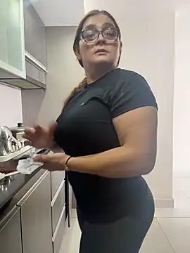 AntonellaAlondra4 online show from March 10, 2026, 3:39 pm