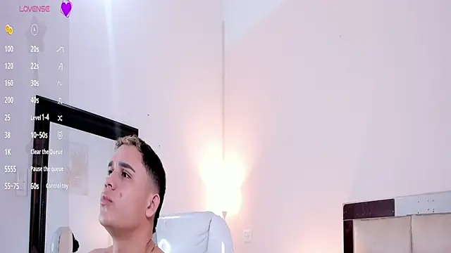 saraandstiven online show from March 11, 2025, 3:16 am