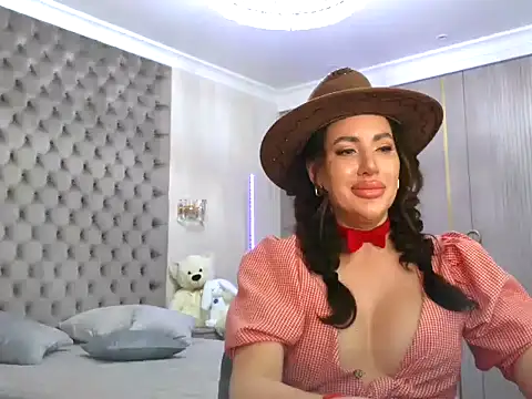 TianaPosh online show from February 14, 2025, 11:53 pm