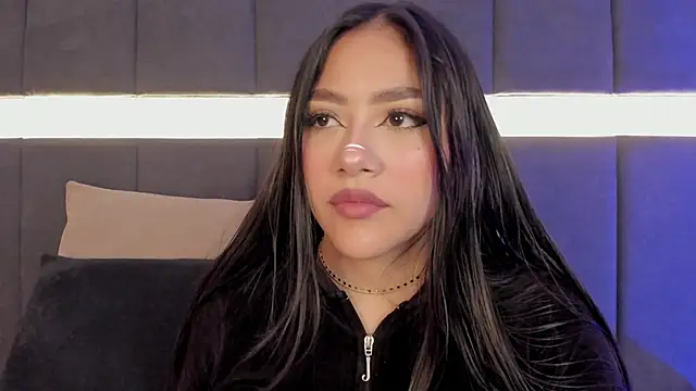 nicolle pierce online show from February 1, 2025, 12:47 pm