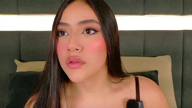 nicolle pierce online show from October 30, 2025, 1:45 pm