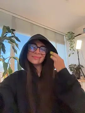 MariaIsabella8 online show from April 16, 2026, 9:39 pm