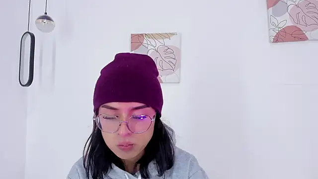 samantha  fairy online show from January 3, 2025, 1:03 pm