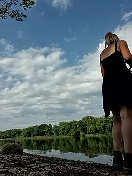 KSwonderland6 online show from September 18, 2025, 3:03 pm