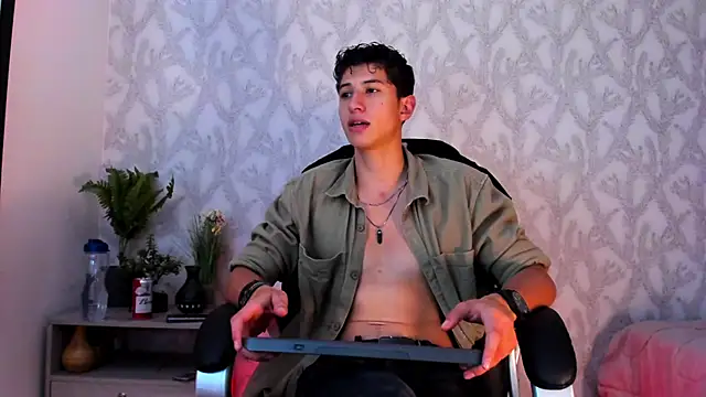 Dorianmistery2322  online show from December 17, 2024, 10:23 am