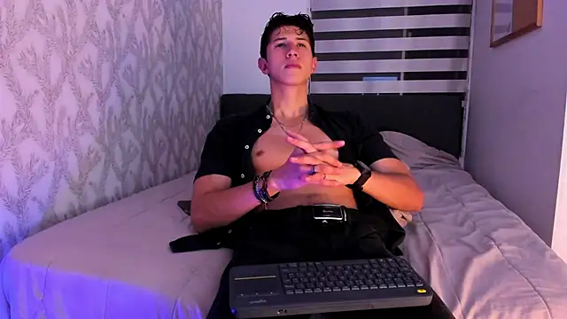 Dorianmistery2322  online show from February 25, 2025, 4:24 am