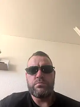Deeptharot--001 online show from April 28, 2026, 6:51 am