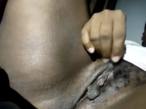 Naturaltree33 online show from March 18, 2026, 1:53 am