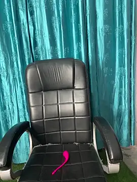 Snapshot of poision51 chatting on February 10, 2025, 11:36 am poision51 online show from February 10, 2025, 11:36 am