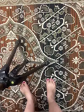 Snapshot of poision51 chatting on December 4, 2025, 7:28 am poision51 online show from December 4, 2025, 7:28 am