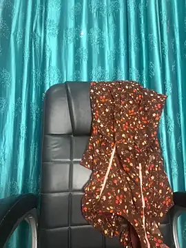 Snapshot of poision51 chatting on February 2, 2026, 5:17 am poision51 online show from February 2, 2026, 5:17 am