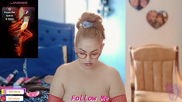 QueenYsuRey online show from March 11, 2025, 4:40 pm