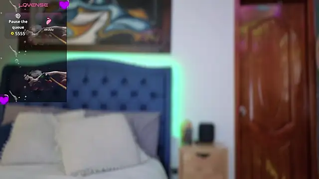 QueenYsuRey online show from October 16, 2025, 5:03 pm