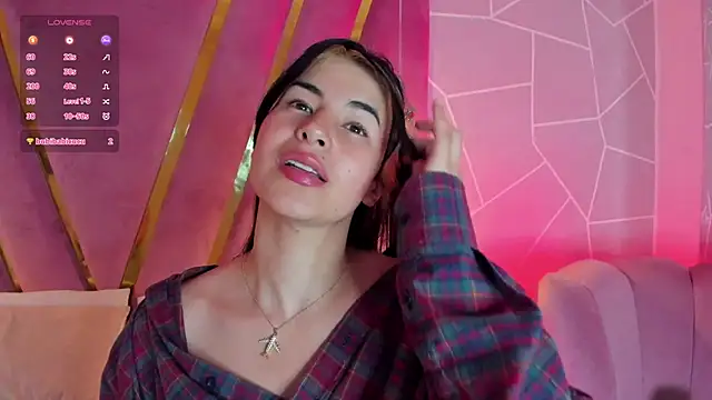 Nina Harper online show from December 3, 2024, 3:33 pm