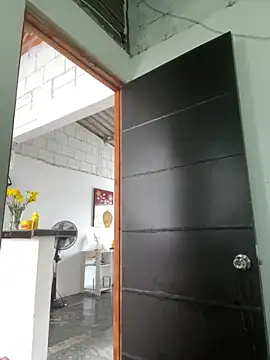 MireyaTorresGu online show from April 19, 2026, 3:33 pm