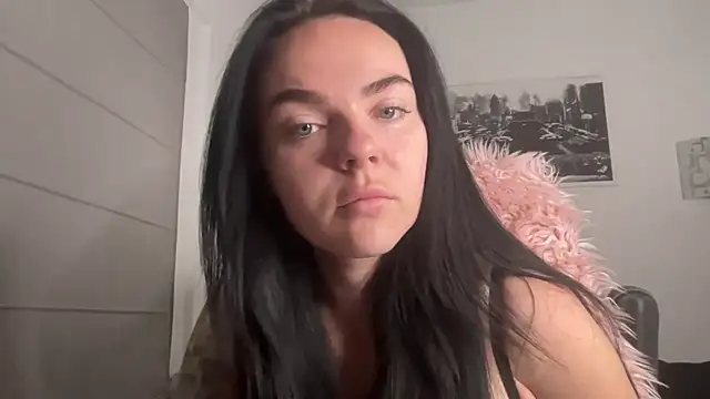 yorkshiregal online show from December 6, 2024, 4:03 am