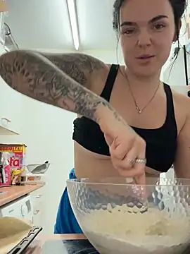 yorkshiregal online show from November 11, 2025, 8:09 pm