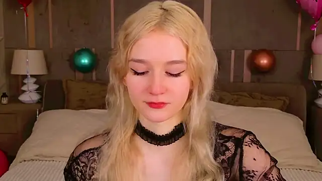 Snapshot of NaomiLoys chatting on February 14, 2025, 8:26 pm NaomiLoys online show from February 14, 2025, 8:26 pm