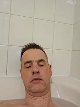 Hectorthyssen1 online show from February 3, 2025, 7:52 pm