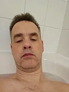 Hectorthyssen1 online show from February 12, 2025, 7:56 pm