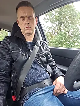 Hectorthyssen1 online show from October 8, 2025, 2:36 pm