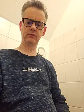 Snapshot of Hectorthyssen1 chatting on June 9, 2026, 3:23 pm Hectorthyssen1 online show from June 9, 2026, 3:23 pm