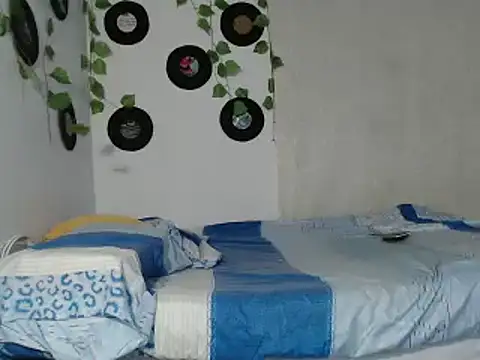 Hannafoster online show from December 4, 2024, 10:19 pm