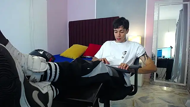 Zacktk7 online show from January 2, 2025, 1:27 am