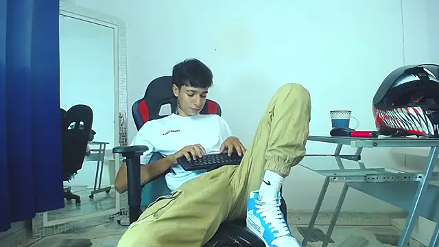 Zacktk7 online show from January 7, 2025, 12:03 am