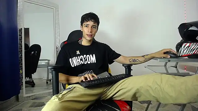 Zacktk7 online show from January 13, 2025, 7:42 pm