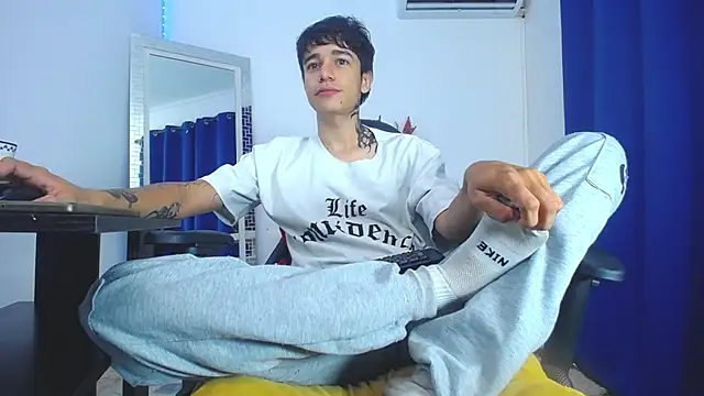 Zacktk7 online show from February 1, 2025, 5:05 pm