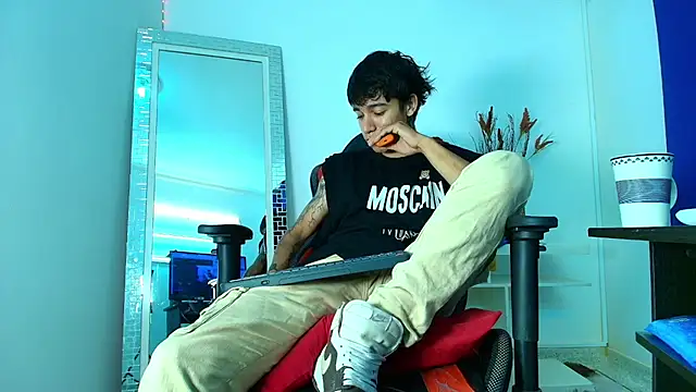 Zacktk7 online show from February 10, 2025, 8:00 pm