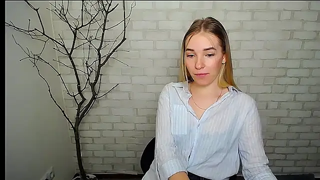 Queen ofLove online show from February 26, 2025, 12:58 pm