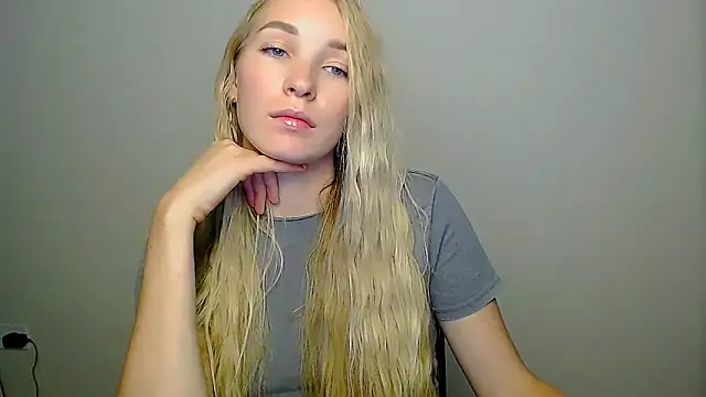 Queen ofLove online show from October 7, 2025, 10:51 pm