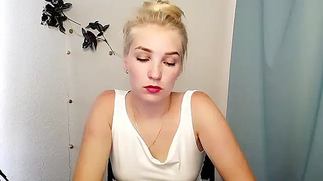 Queen ofLove online show from June 30, 2026, 1:01 pm