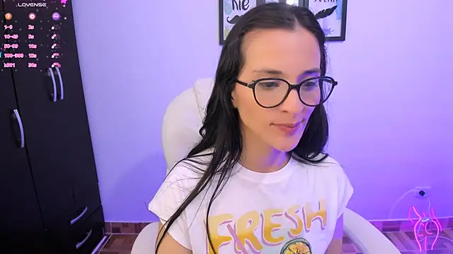 mariaan m  online show from January 4, 2025, 11:27 pm